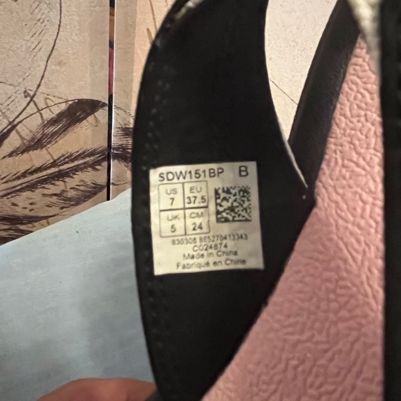 Nike women’s flip-flops sandals - Picture 8 of 8